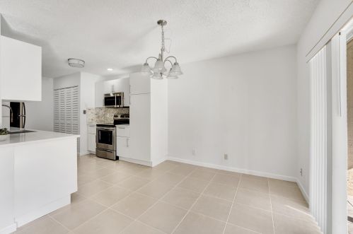 14579 Lucy Dr, Delray Beach, FL 33484-8526