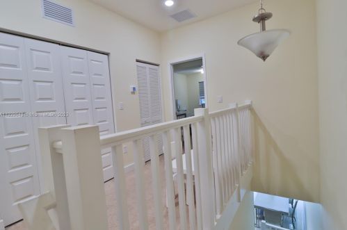 15832 91st Ct, Hialeah FL  33018-1951 exterior