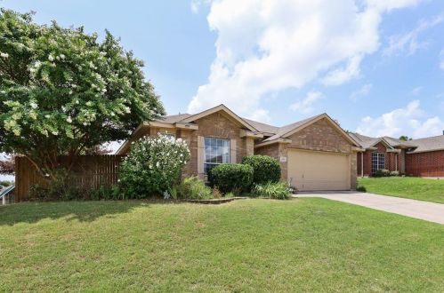 5601 Seafield Ln, Fort Worth, TX 76135-2531