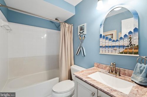 42306 Big Spg Ct, Leesburg VA 20176-6289 exterior