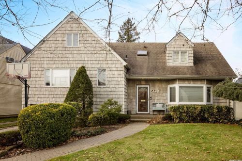 563 Saddle Ridge Rd, Woodsburgh NY  11598-1551 exterior