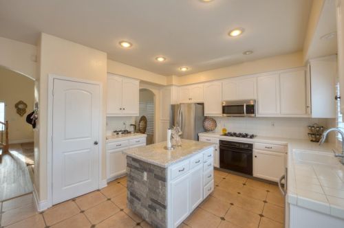 1108 Brookhaven Ln, Manteca CA  95337-8223 exterior