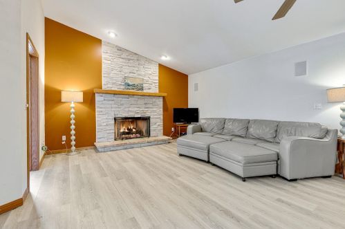 2600 Wensley Ct, Waukesha, WI 53188-4104