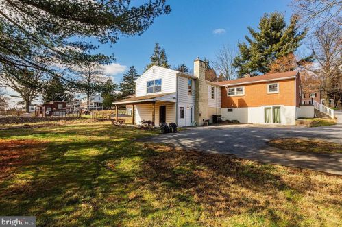 130 Delp Rd, Lancaster PA  17601-3906 exterior