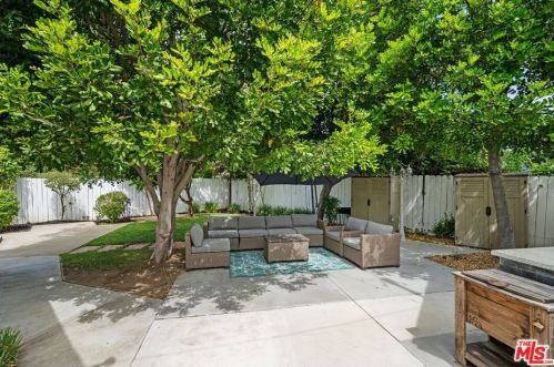 4841 Tyrone Ave, Van Nuys CA 91401-5126 exterior