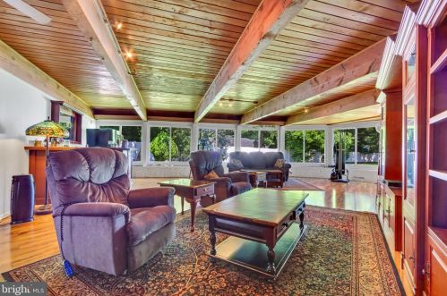 1014 Thomas Ave, Riverton NJ  08077-2321 exterior