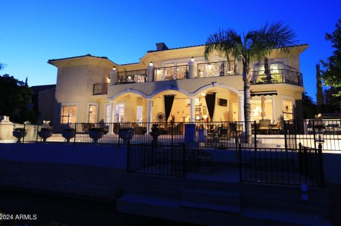 5671 Arrowhead Lakes Dr, Glendale, AZ 85308-6216