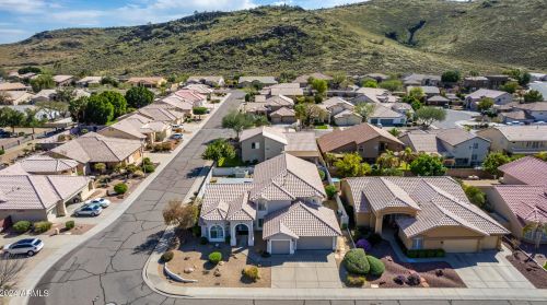 5717 Soft Wind Dr, Glendale AZ  85310-3643 exterior