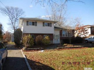 1148 Waverly Ave, Holtsville, NY 11742-1122