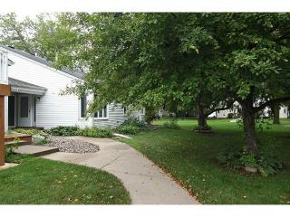 7372 Landau Dr, Minneapolis, MN 55438-2308