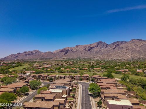5734 Loft Ln, Tucson, AZ 85718-8300