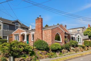 2802 29th Ave, Seattle WA  98144-6026 exterior