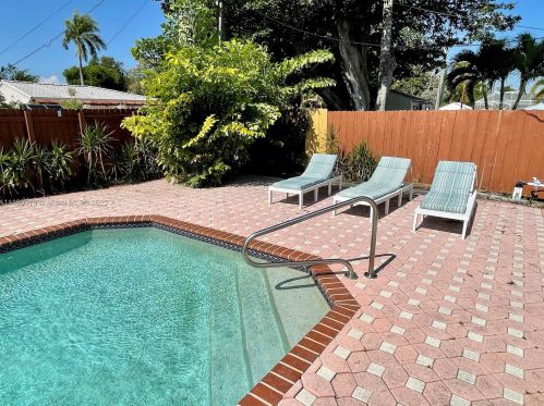 1110 14th Ave, Hollywood FL  33020-6420 exterior