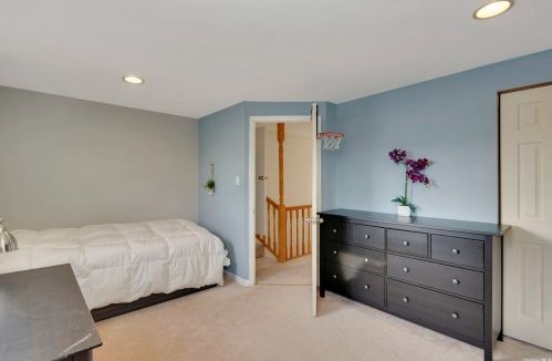 1147 Bellmore Rd, North Bellmore NY  11710-3701 exterior
