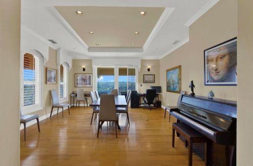 30419 Canyon Estates Rd, Vista CA  92084-1043 exterior