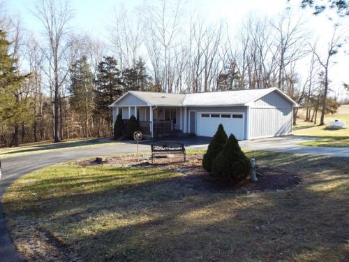 1223 Old State Rd, Wilmington, OH 45177-9749