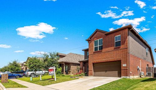 1129 Sierra Blanca Dr, Burleson, TX 76028-6842
