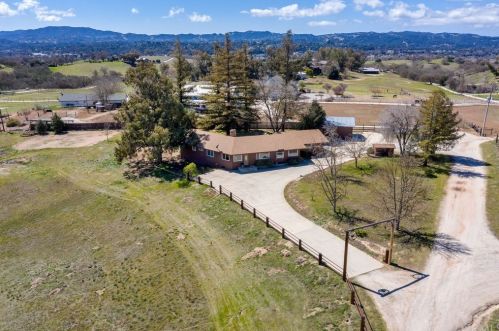 3545 Blackhawk Dr, Templeton, CA 93465-8441