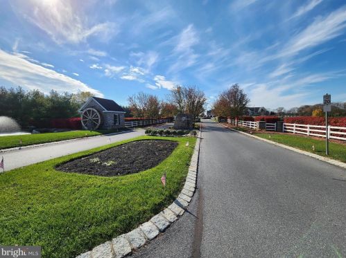 228 Colonial Dr, Navy Sup Dpt PA  17050-9505 exterior