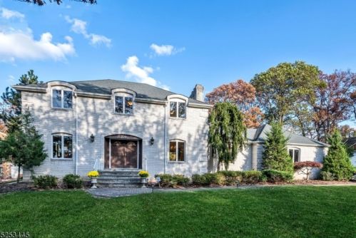 229 Long Hill Rd, West Paterson, NJ 07424-2005