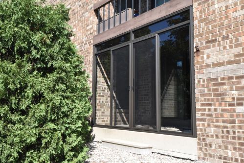 9002 Lisbon Ave, Milwaukee WI  53222-2733 exterior