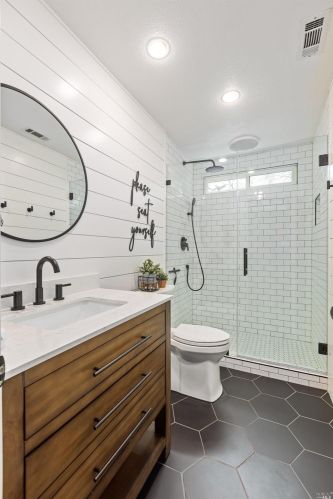 424 Stanford St, Vacaville CA  95687-4653 exterior