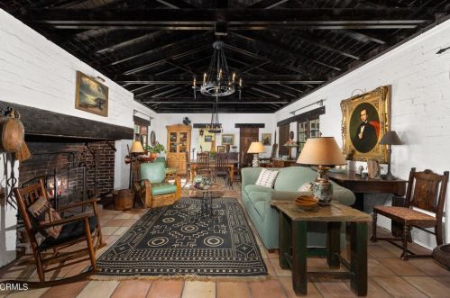 2919 Lake Ave, Altadena CA  91001-1621 exterior