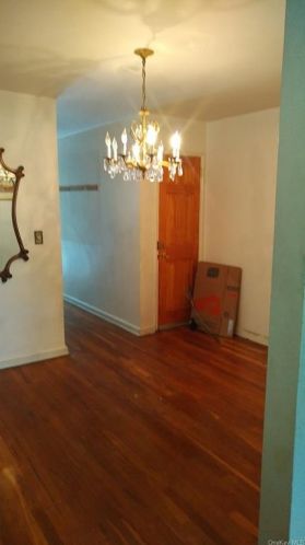 729 232nd St, Bronx NY  10466-4107 exterior