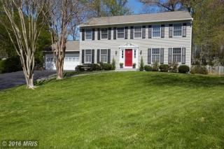 9018 Fox Lair Dr, Springfield, VA 22015-2003