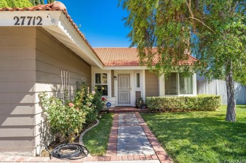 27712 Stowe Ln, Santa Clarita, CA 91384-3516