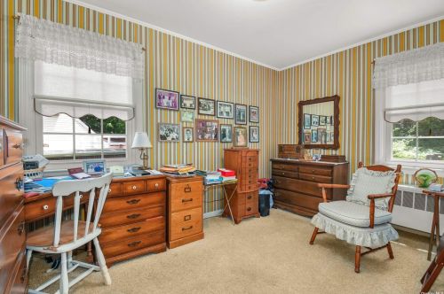 20 Clare Dr, Elwood NY  11731-1324 exterior