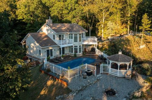 59 Bunny Rd, Norwich, CT 06365-8705