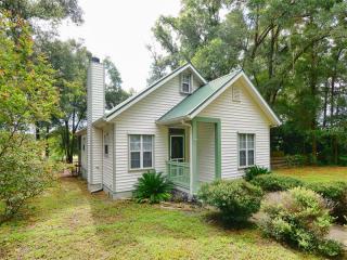 2351 Wilmhurst Rd, Deland, FL 32720-2302