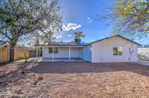 5813 37 Ave, Phoenix AZ 85053-4620 exterior