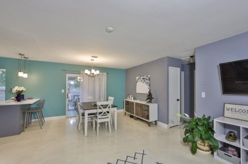 1489 77th Ave, Saint Petersburg, FL 33702-5127