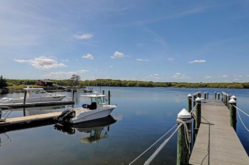 57 Wheatfield Cove Rd, South Kingstown, RI 02882-4061