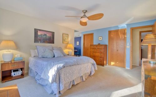 139 Wyneding Hill Rd, Manchester CT  06040-6608 exterior