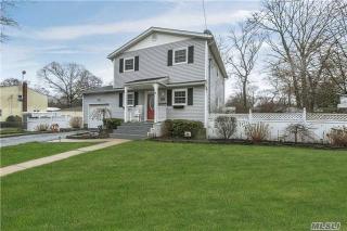 110 Geery Ave, Holbrook, NY 11741-1123