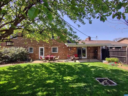 1054 Chestnut Dr, Harrisonburg VA  22801-1608 exterior