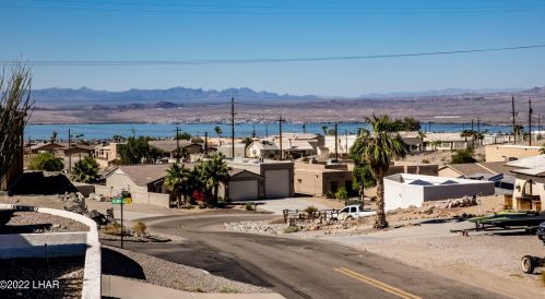 301 Hound Dr, Lake Havasu City, AZ 86404-3437