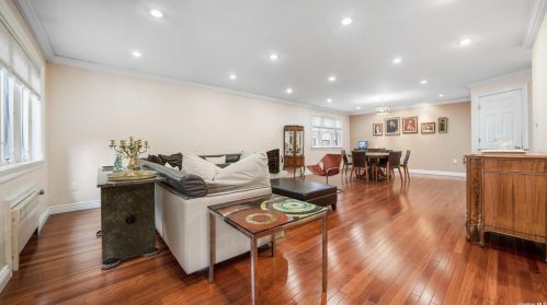 85-35 117th St, Jamaica, NY 11418-1402