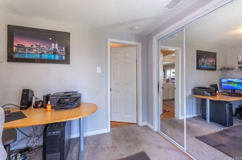 6028 Dunrobin Ave, Lakewood CA  90713-1034 exterior