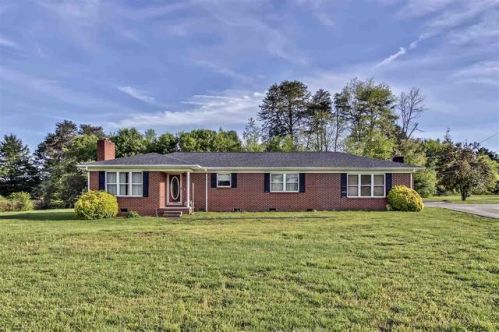 1102 Highway 39, Englewood, TN 37329-5052