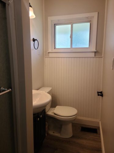 8905 Daly Rd, Cincinnati OH 45231-4635 exterior