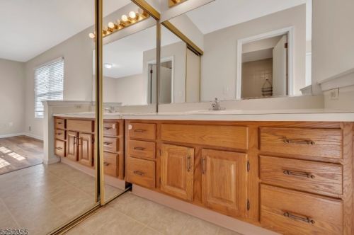 409 Cardinal Ln, Bedminster NJ  07921-1913 exterior