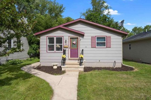 1150 Greenwood Ave, Green Bay, WI 54304-2651