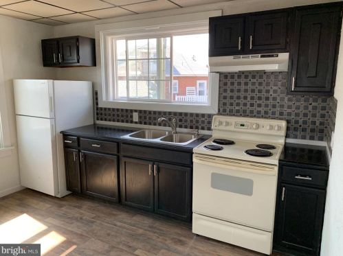 1723 Paxton St, Harrisburg PA 17104-2636 exterior