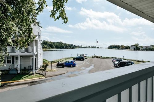 110 Beachview Ave, Bridgeport CT  06605-3262 exterior