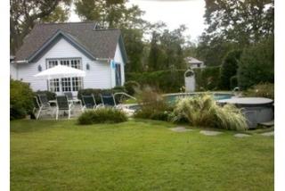 2535 Noyac Rd, Pine Neck NY  11963-1924 exterior