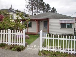 5907 Admiral Way, Seattle WA  98116-2823 exterior